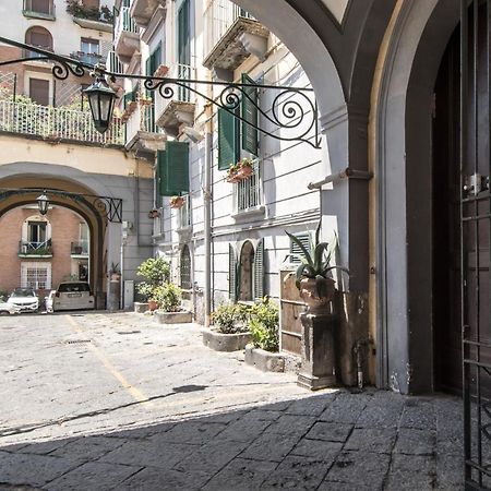 Bed and Breakfast Barù in Chiaia à Naples Extérieur photo